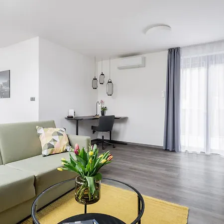 River Aparthotel 4*